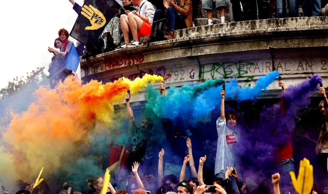 Fransa’da Aşırı Sağa Karşı Gösteri Düzenlendi Fransa'da aşırı sağa karşı düzenlenen gösteride binlerce kişi bir araya