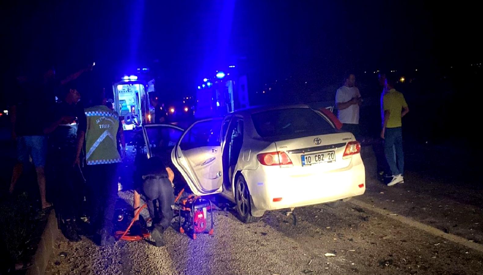 Gönen'de meydana gelen feci kazada üç kişi hayatını kaybetti. Olayın