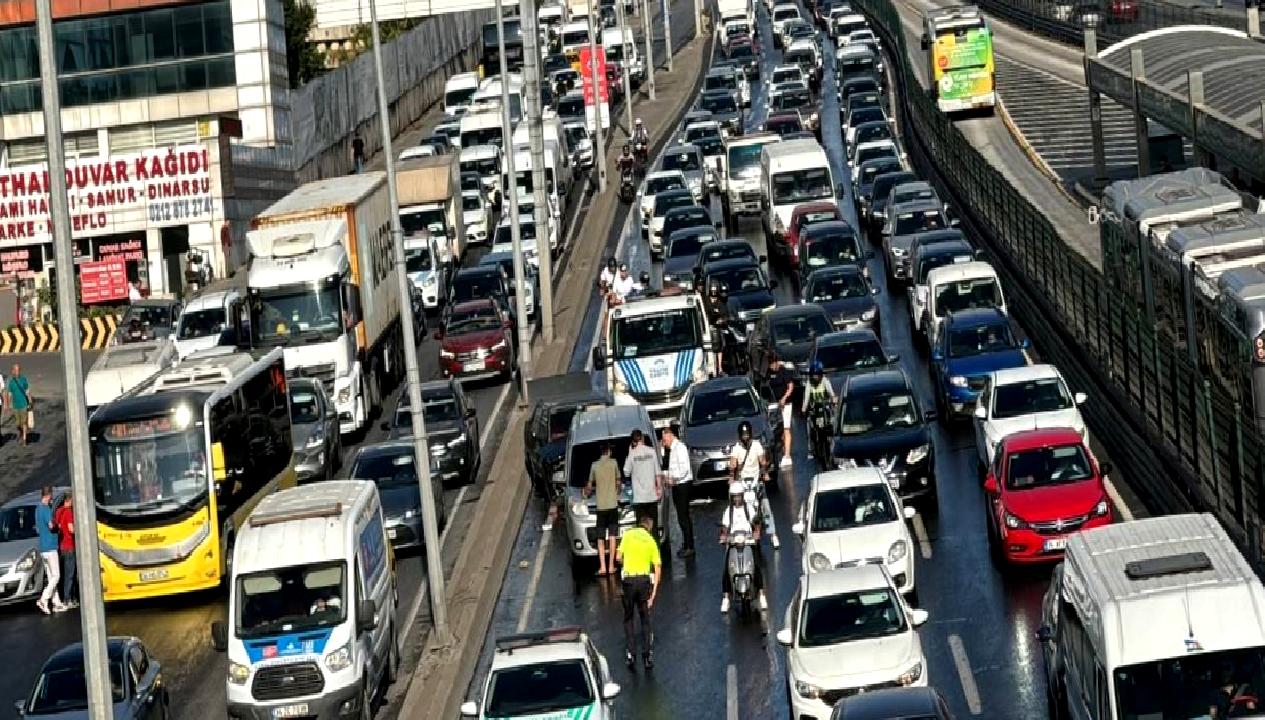 Haramidere'de meydana gelen zincirleme trafik kazasında 7 kişi yaralandı. Olayın