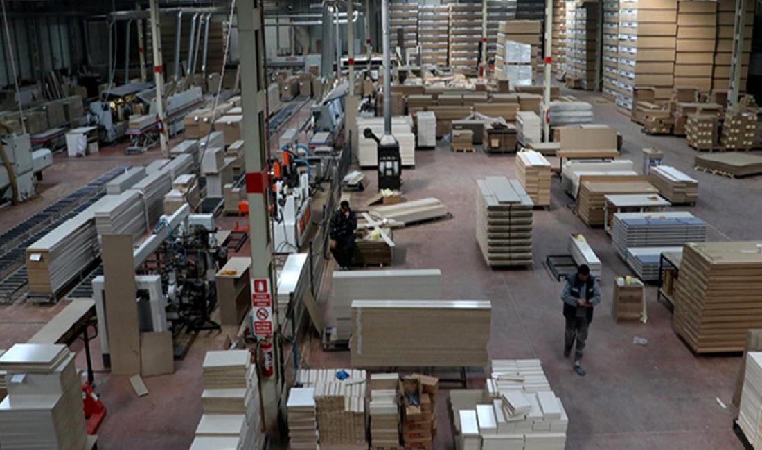 İnegöl Mobilyası Dünya Pazarında Büyüyor İnegöl mobilyası, kalite ve şıklığıyla dünya pazarında hızla büyüyor. Yerel