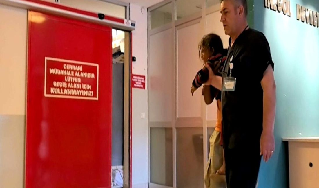 İnegöl’de Patates Tarlasında Oyun Oynayan Çocuk, Bıçakla Yaralandı İnegöl'de patates tarlasında oyun oynayan çocuk, yanlışlıkla bıçakla yaralandı. Olayın