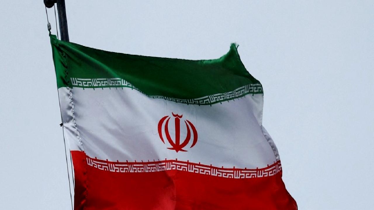 İran'da aşırı sıcaklıkların etkisiyle kamu görevlilerine tatil ilan edildi. Hava