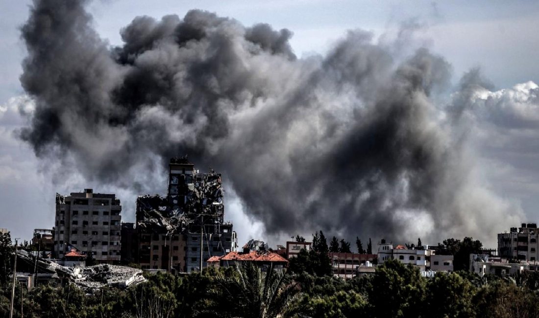 İsrail Uçağı Nusayrat Mülteci Kampı’nda Ev Bombaladı İsrail uçağının Nusayrat Mülteci Kampı'nda bir eve düzenlediği bombalı saldırıyla