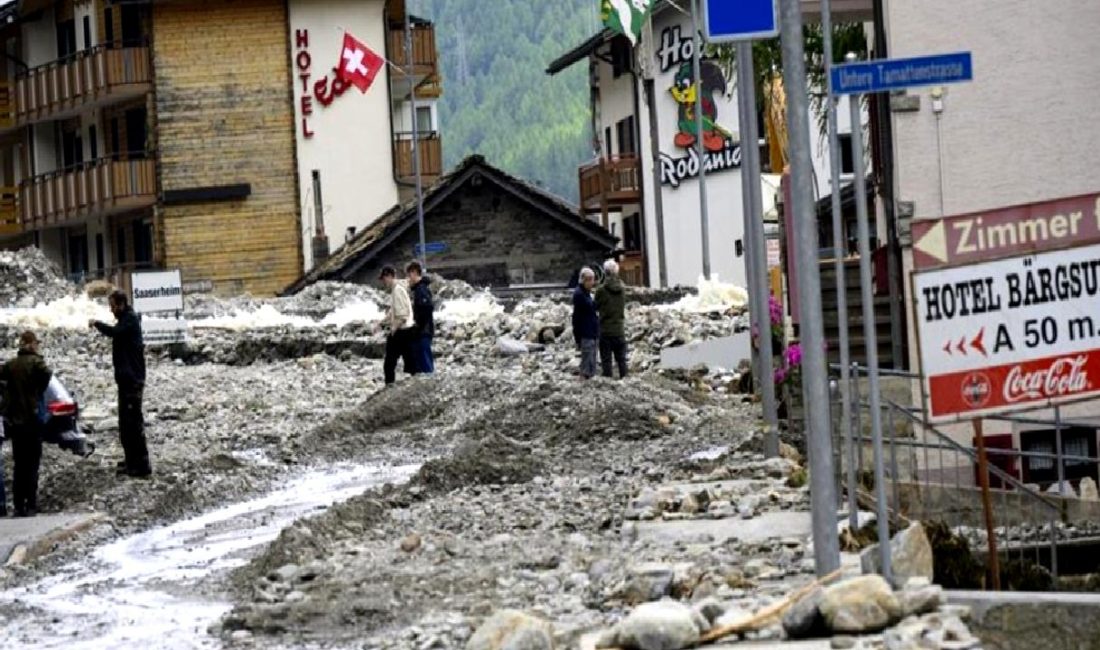 İsviçre'de meydana gelen şiddetli yağışlar ve heyelanlar ülkeyi etkisi altına