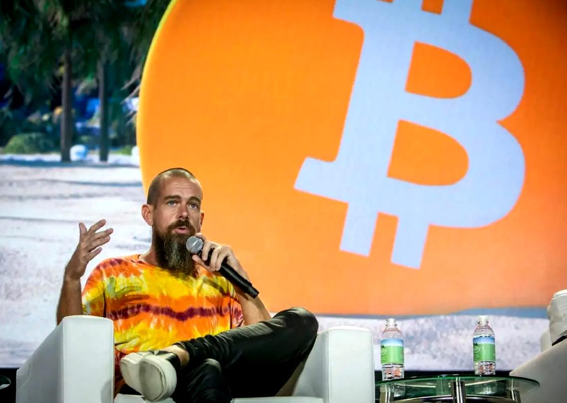 Twitter'ın kurucusu Jack Dorsey, Bitcoin'in dünyayı değiştirmeye hazır olduğunu düşünüyor.