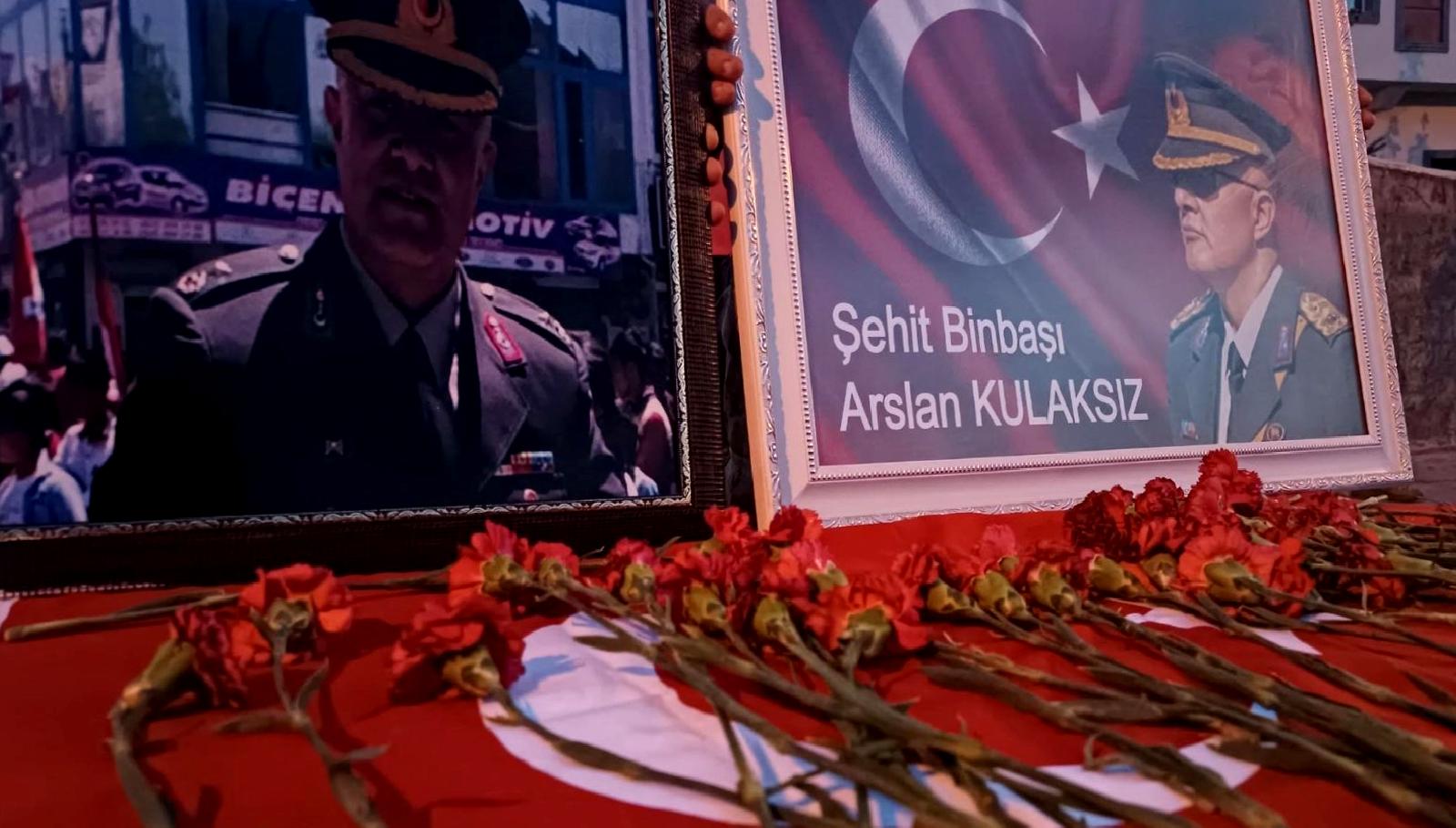 Jandarma Binbaşı Arslan Kulaksız'ın şehit edilişi ve anma töreni, kahramanlıklarını