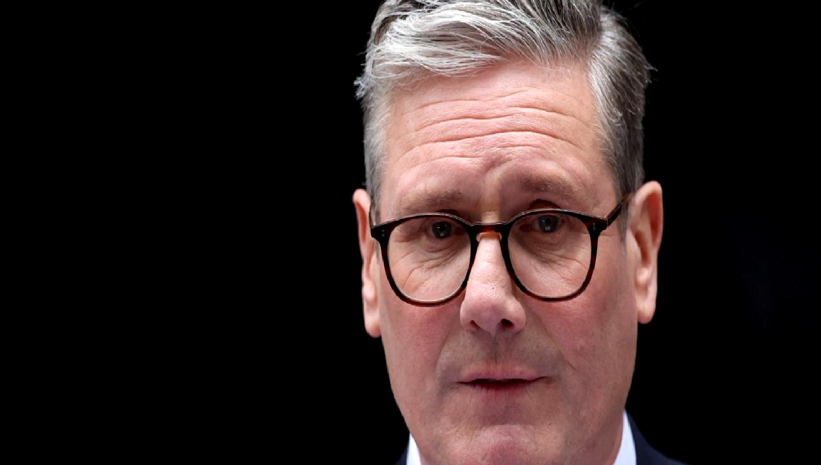 Keir Starmer'ın Başbakanlık görevine başlaması ve ilk gün telefon görüşmeleri