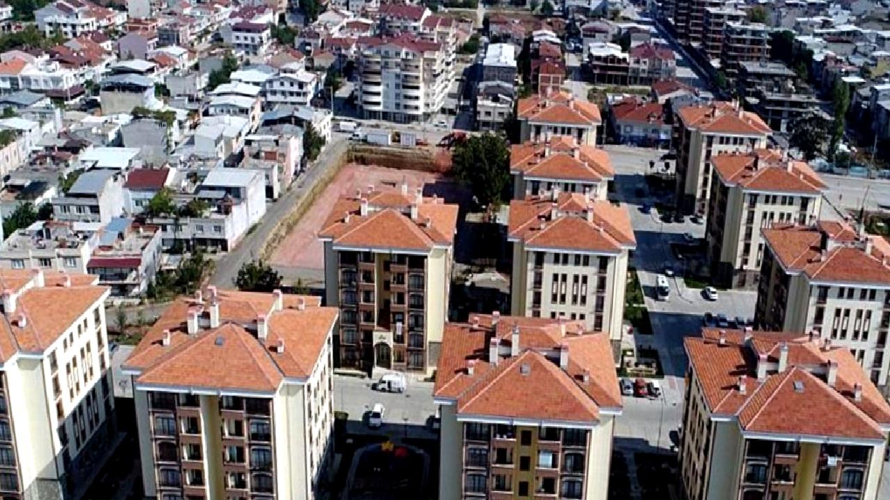 Konut piyasasında reel fiyat ve kira değişimlerini keşfedin. Güncel verilerle,