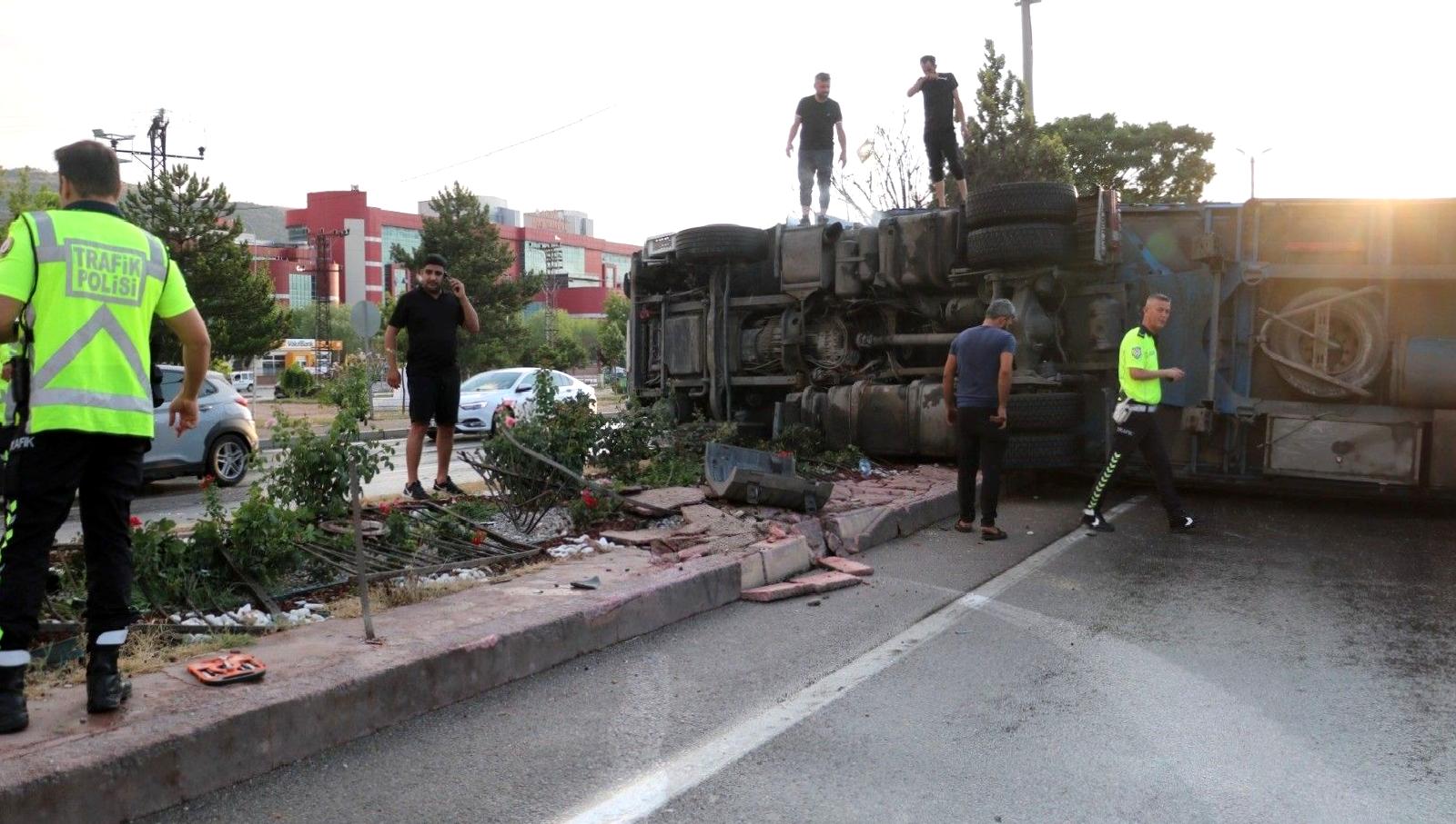 Köprülü Kavşakta meydana gelen zincirleme trafik kazası ile ilgili detaylı