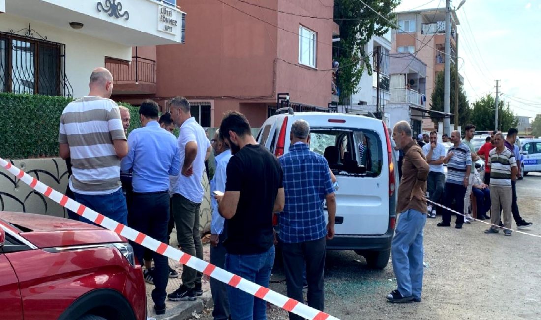 Manisa’da Aileler Arasında Bıçaklı Kavga: 1 Ölü Manisa'da aileler arasında çıkan bıçaklı kavgada bir kişi hayatını kaybetti.