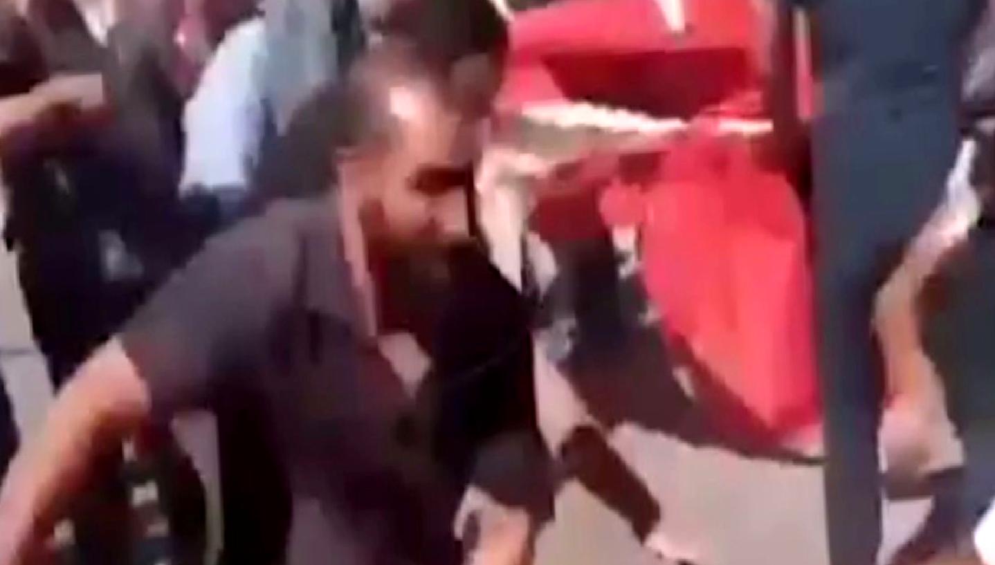 Türk bayrağına zarar veren şüpheli, MİT operasyonuyla yakalandı. Son dakika