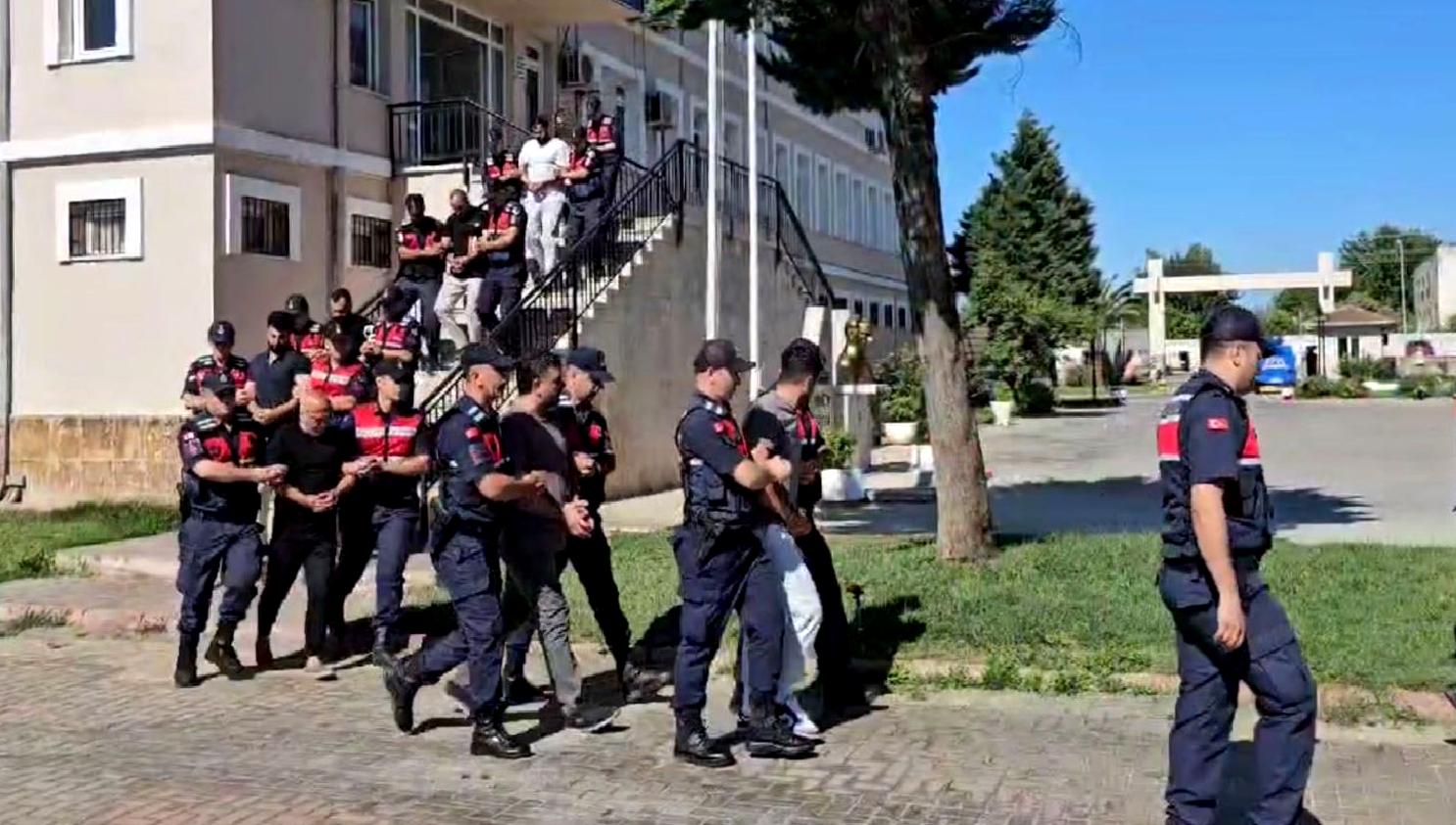 Nazilli'de gerçekleşen kripto dolandırıcılığı operasyonu hakkında detayları öğrenin. Polis ekiplerinin