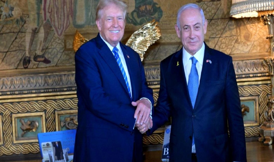 Netanyahu ve Trump, Florida’da Buluştu Netanyahu ve Trump, Florida'da tarihi bir buluşma gerçekleştirdi. İki liderin