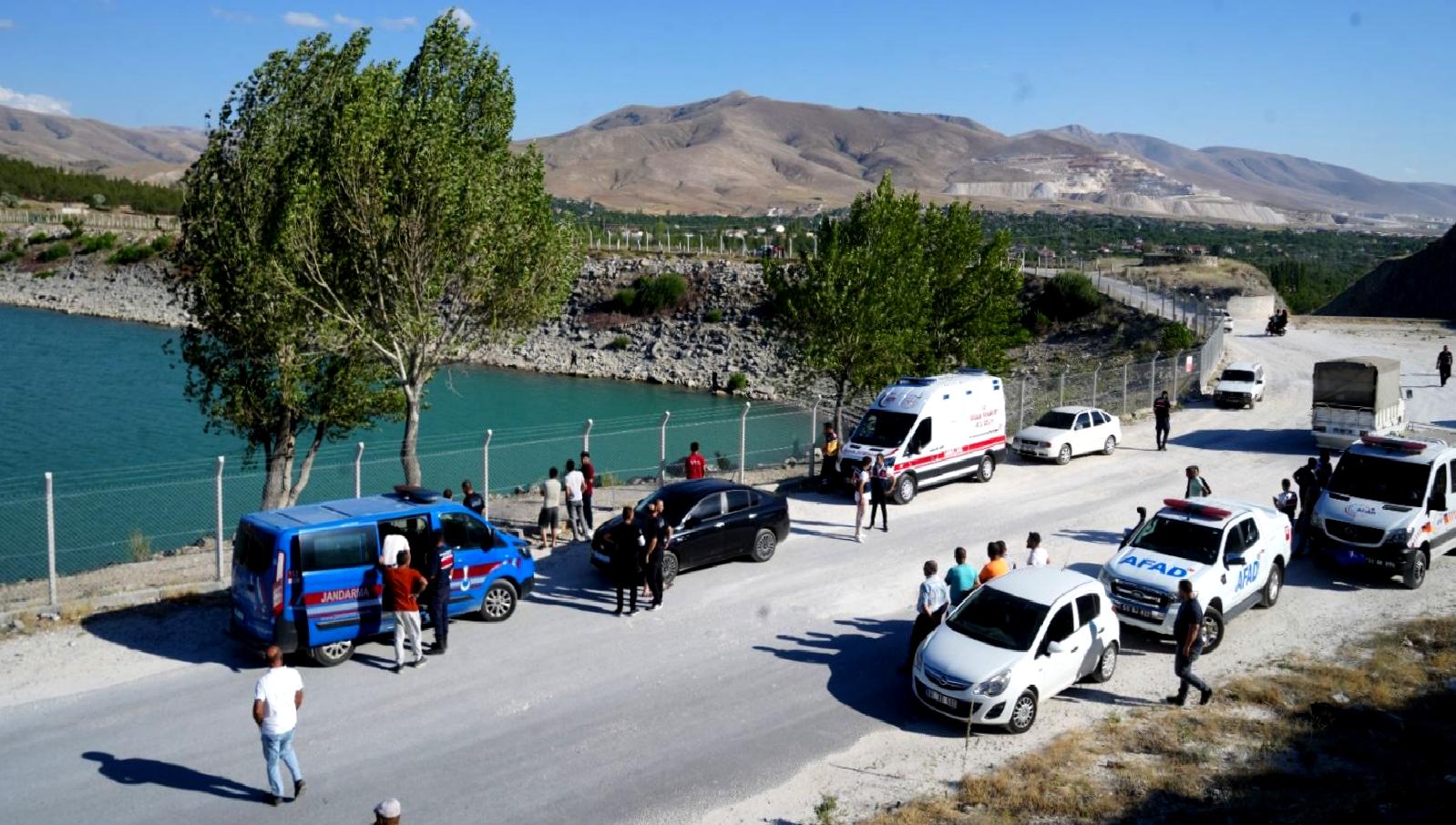 Niğde'de bulunan Gümüşler Göleti'nde suya giren kişi kayboldu. Olayla ilgili