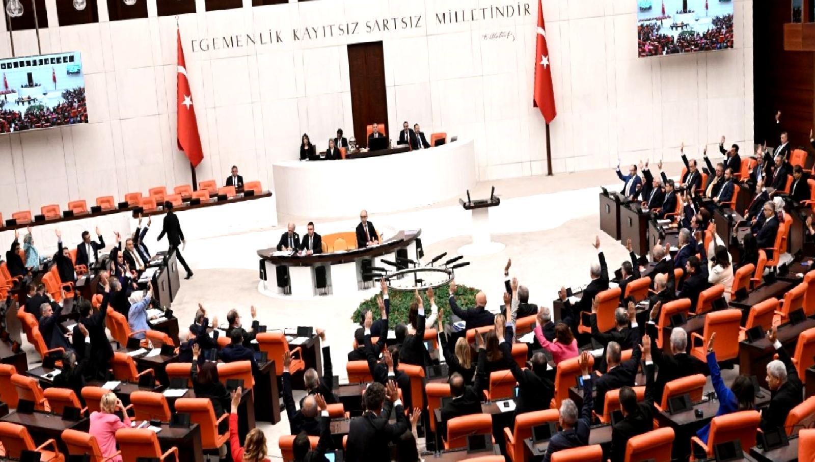 Öğretmenlik Mesleği Kanunu Teklifi Meclis tarafından kabul edildi. Yeni düzenlemeler