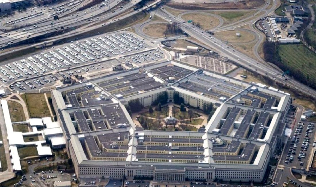 Pentagon’da Austin ve Brown’dan Önemli Açıklamalar Pentagon'da Savunma Bakanı Lloyd Austin ve Genelkurmay Başkanı Orgeneral Mark