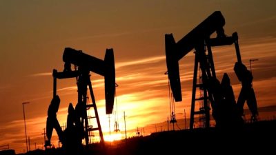 Petrol fiyatlarındaki değişimleri ve geleceğe yönelik tahminleri inceleyen detaylı içeriğimizde