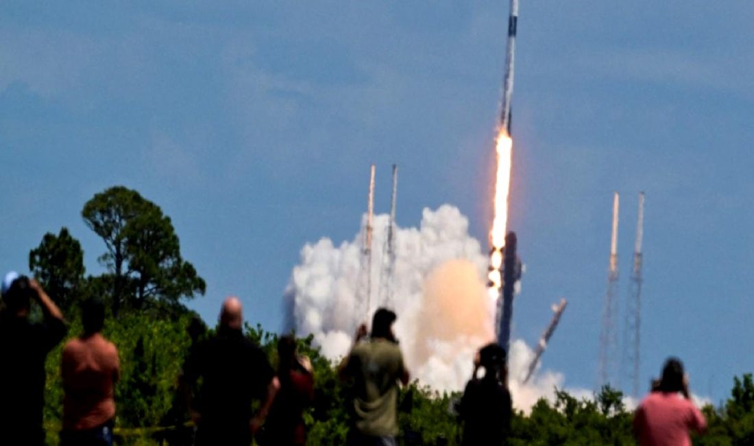 Roket fırlatması sırasında meydana gelen arıza sonucu uyduların yörüngeye ulaşamamasıyla