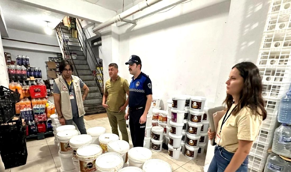 Şahinbey Belediyesi’nden Market Denetimleri ve İmha Edilen Ürünler Şahinbey Belediyesi, halk sağlığını korumak amacıyla gerçekleştirdiği market denetimleri ile