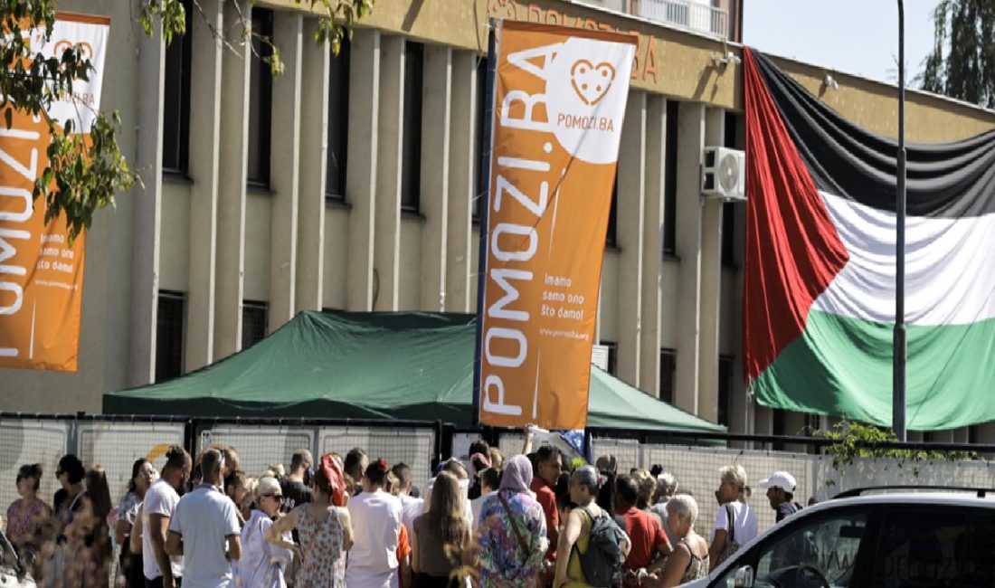 Saraybosna’da Filistin İçin İkinci El Pazarı Düzenlendi Saraybosna'da Filistin için ikinci el pazarı düzenlenerek yardım amaçlı etkinlik