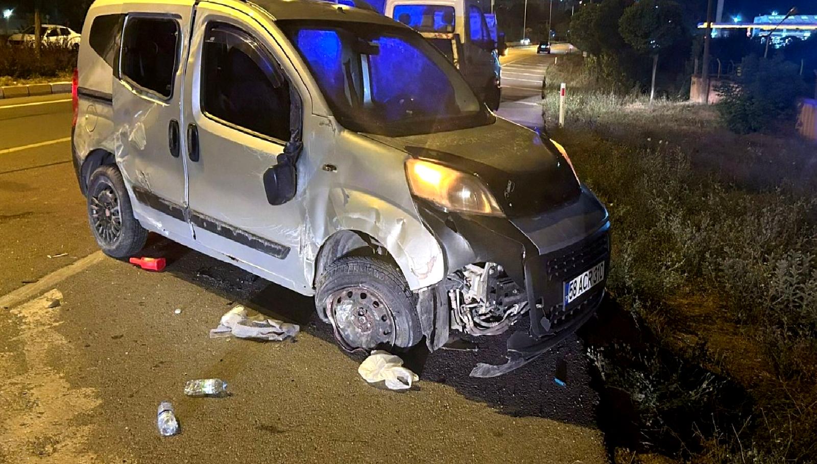 Sivas-Ankara kara yolunda meydana gelen kazada bir araç devrildi. Olayda