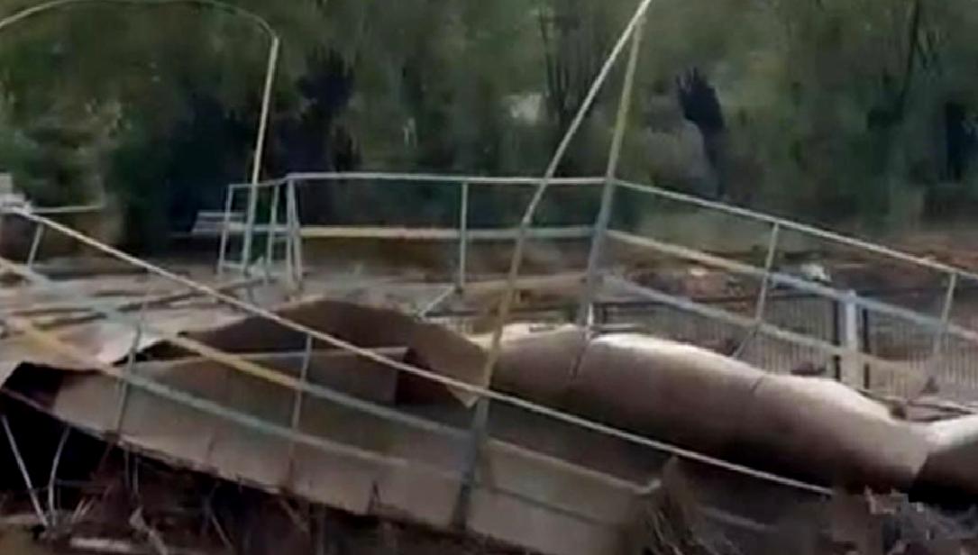 Sivas'ın Zara ilçesinde meydana gelen sağanak yağışlar, hayatı olumsuz etkiledi.