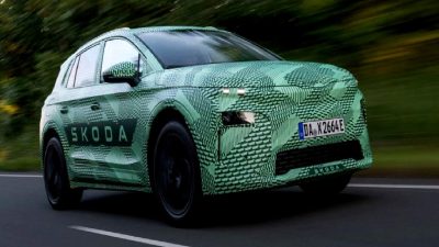 Skoda Elroq, markanın yeni yüzde 100 elektrikli modelidir. Yüksek performans
