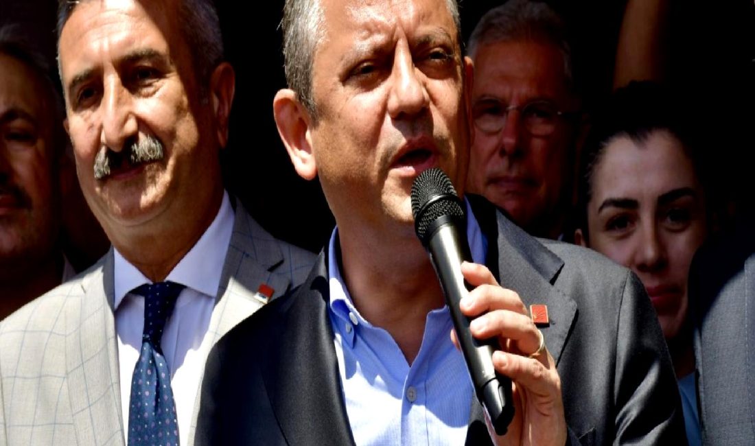 Türk tiyatrosunun efsanevi ismi Genco Erkal'ı kaybettik. Sanatıyla birçok nesli