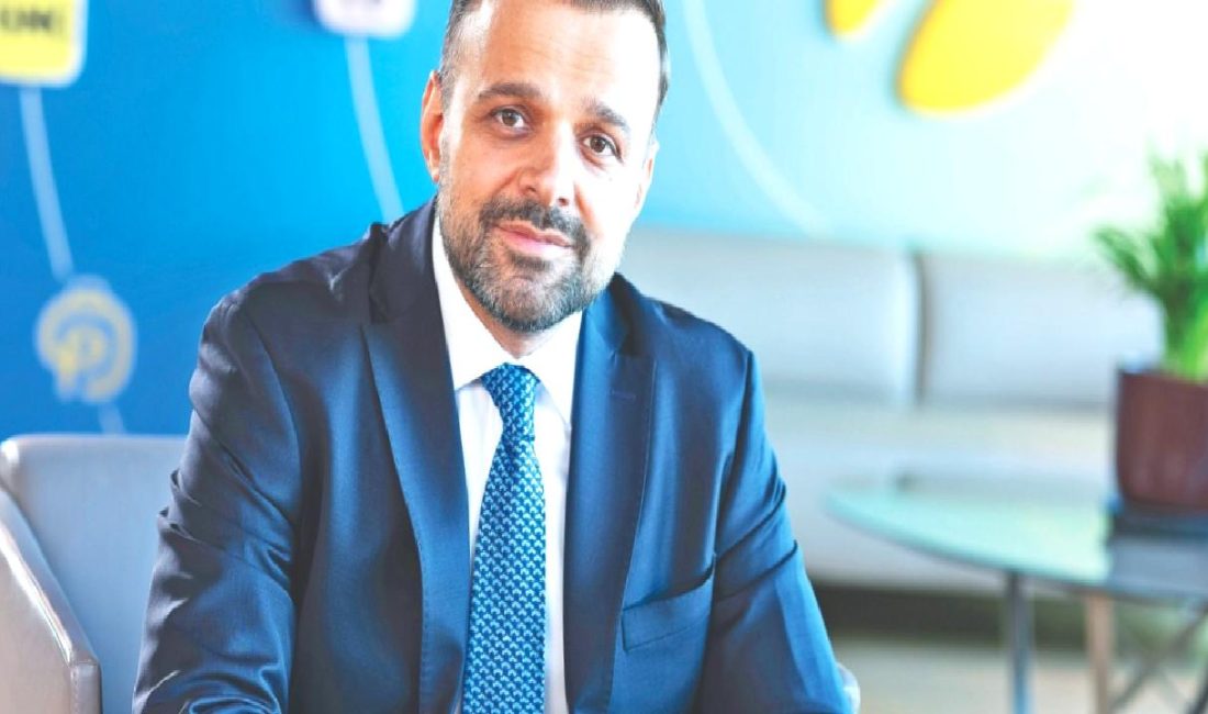 Turkcell'in 30 yıllık geçmişini ve gelecek hedeflerini keşfedin. Türkiye'nin öncü