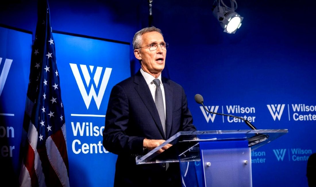 Ukrayna Devlet Başkanı Zelenskiy ve NATO Genel Sekreteri Stoltenberg Basın Toplantısı Düzenledi Ukrayna Devlet Başkanı Zelenskiy ve NATO Genel Sekreteri Stoltenberg, önemli