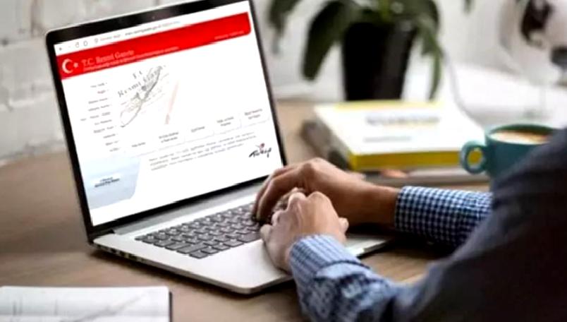 Üniversite yönetmeliği ve ilanlar hakkında detaylı bilgileri bu makalede bulabilirsiniz.