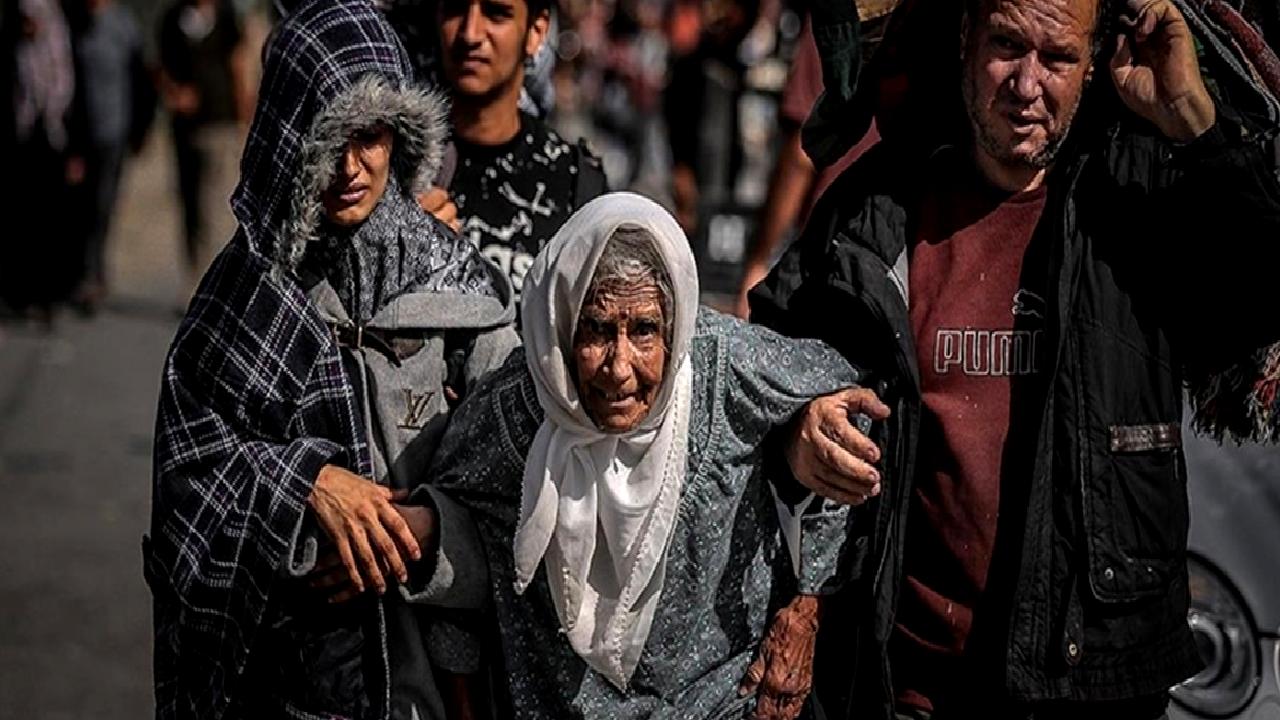 UNRWA yetkilileri, Gazze'deki insanlık durumunu inceledi. Bölgede yaşanan gelişmeleri değerlendirdiler