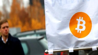 XRP'nin değer kaybı ve kripto piyasasındaki durumu hakkında güncel bilgiler.