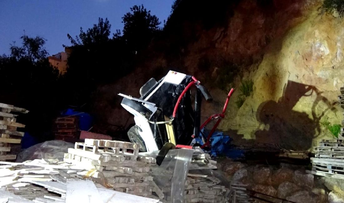 Alanya’da Anne ve Kızının Ölümüyle Sonuçlanan Feci Kaza Alanya'da meydana gelen feci kaza, bir anne ve kızının hayatını