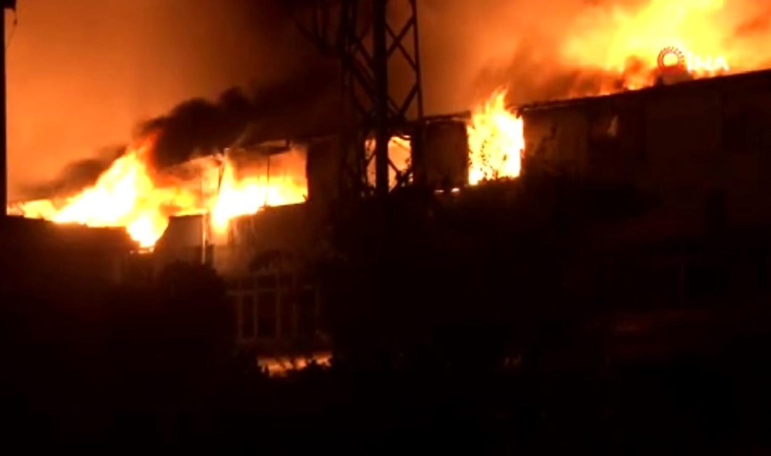 Beylikdüzü'nde çıkan büyük yangın paniği, vatandaşları endişelendirdi. Yangının çıkış nedeni