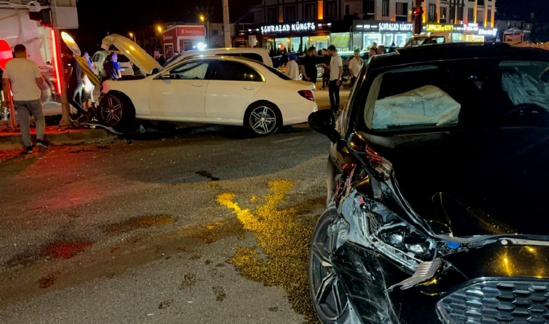 Düzce’deki Trafik Kazasında 4 Kişi Yaralandı Düzce'de meydana gelen trafik kazasında 4 kişi yaralandı. Olay yerine