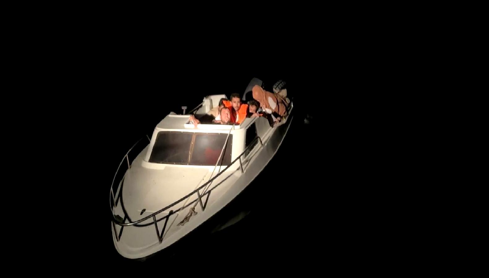 Düzensiz göçmenlere yönelik sahil güvenlik operasyonları, denizlerdeki güvenliği artırmak ve