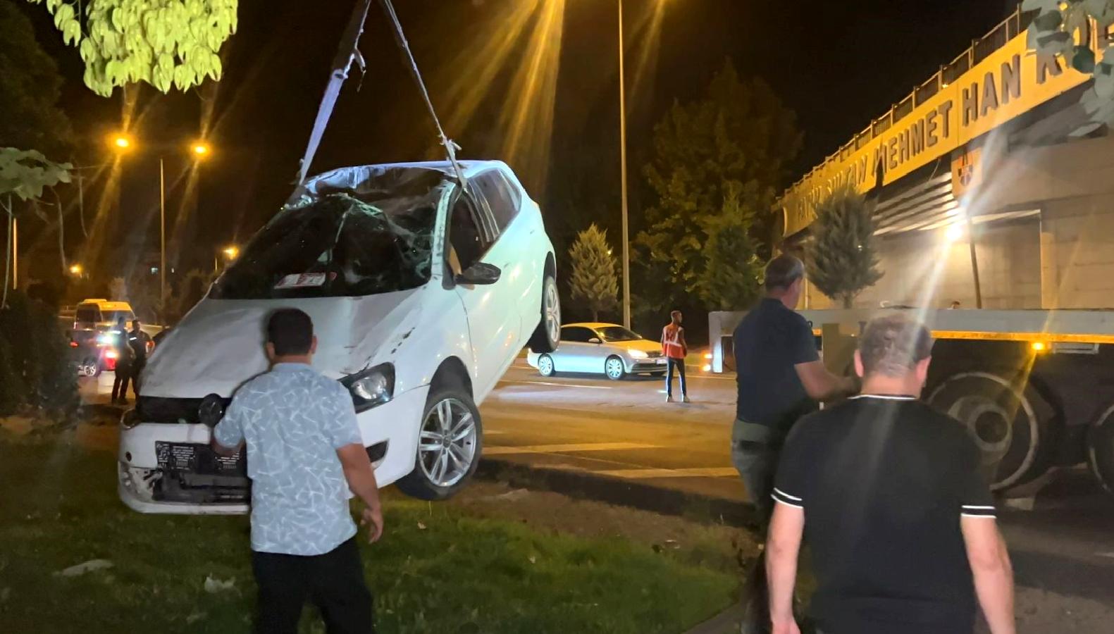 Fatih Sultan Mehmet Han Köprülü Kavşağı'nda meydana gelen feci kaza,