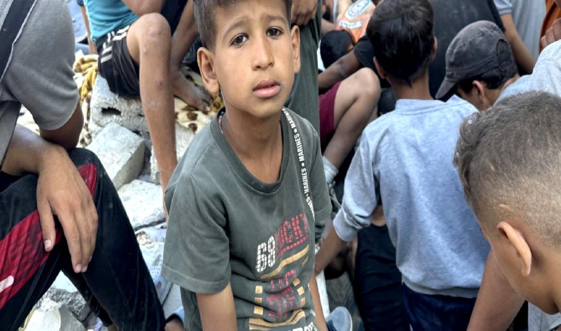 Filistin, Gazze’deki Soykırımı Durdurma Çağrısını Yeniledi Filistin, Gazze'deki soykırımı durdurmak için dünya genelinde yenilenen çağrılarla dikkat