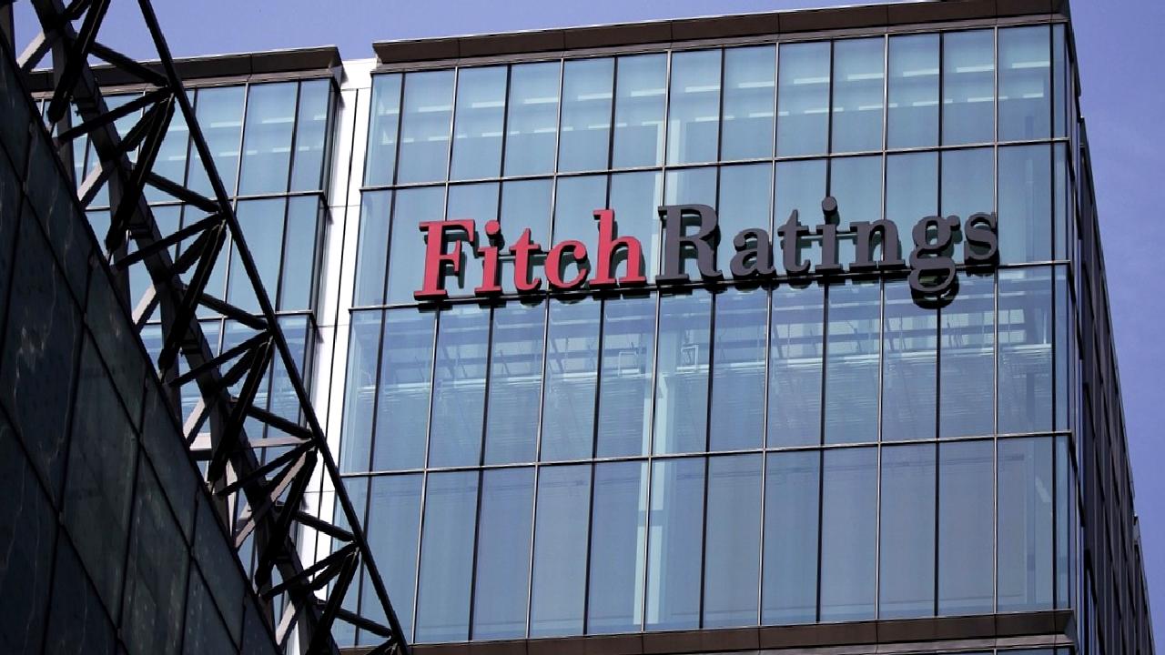 Fitch, İsrail'in kredi notunu düşürdüğünü açıkladı. Bu karar, ülkenin finansal