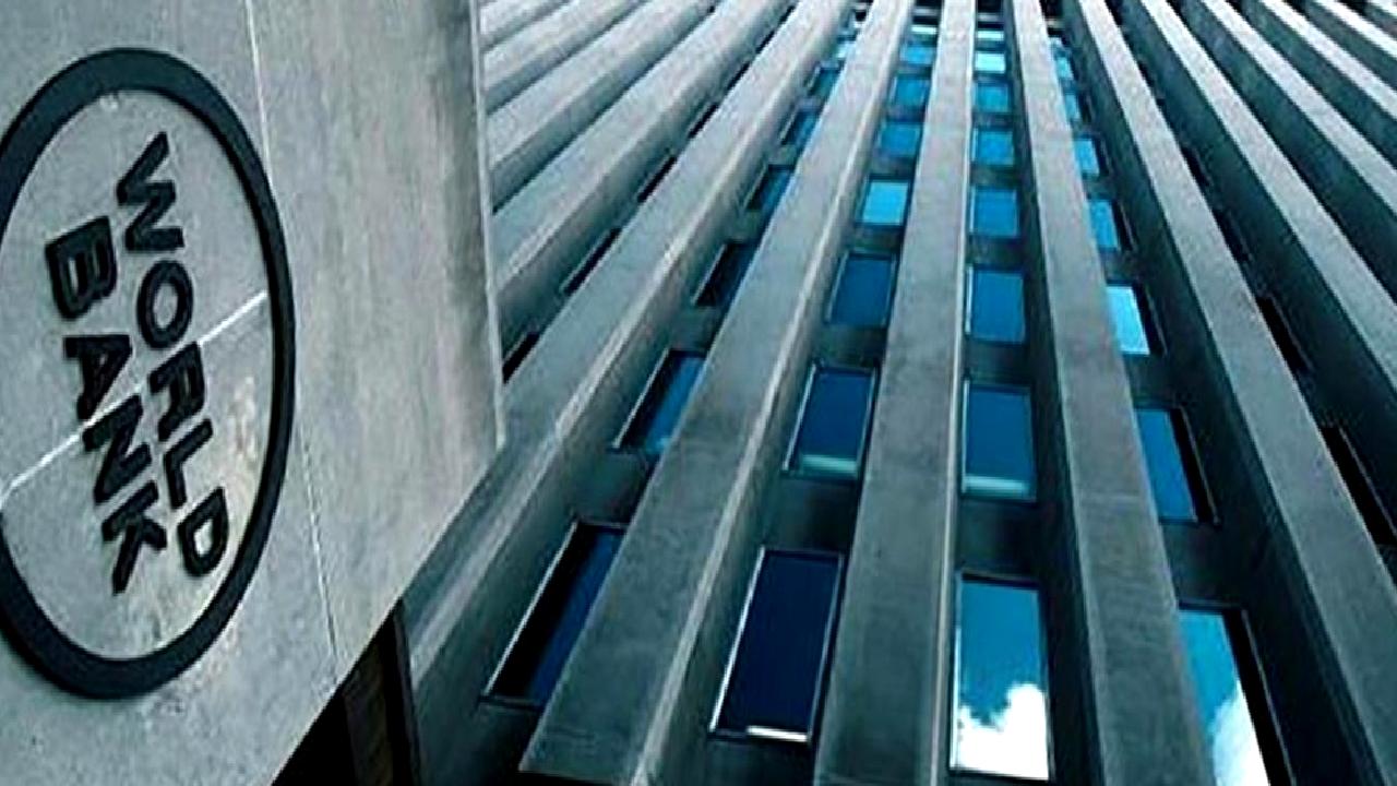 Gelişmekte olan ülkelerin ekonomik büyüme sürecinde karşılaştıkları orta gelir tuzağını