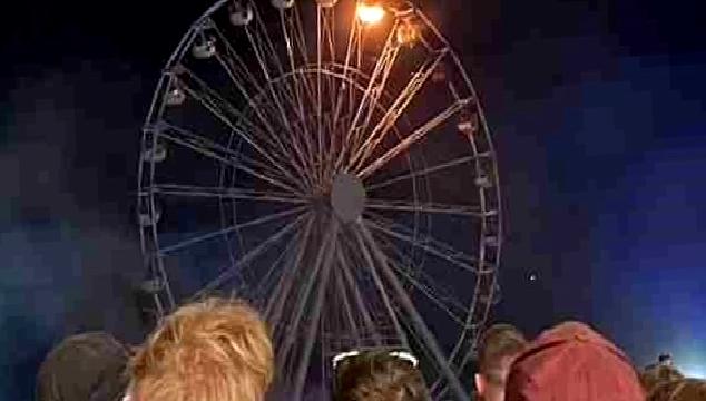 Highfield Festivali’nde Dönme Dolapta Yangın: 23 Yaralı Highfield Festivali'nde bir dönme dolapta çıkan yangın, panik yaratırken 23