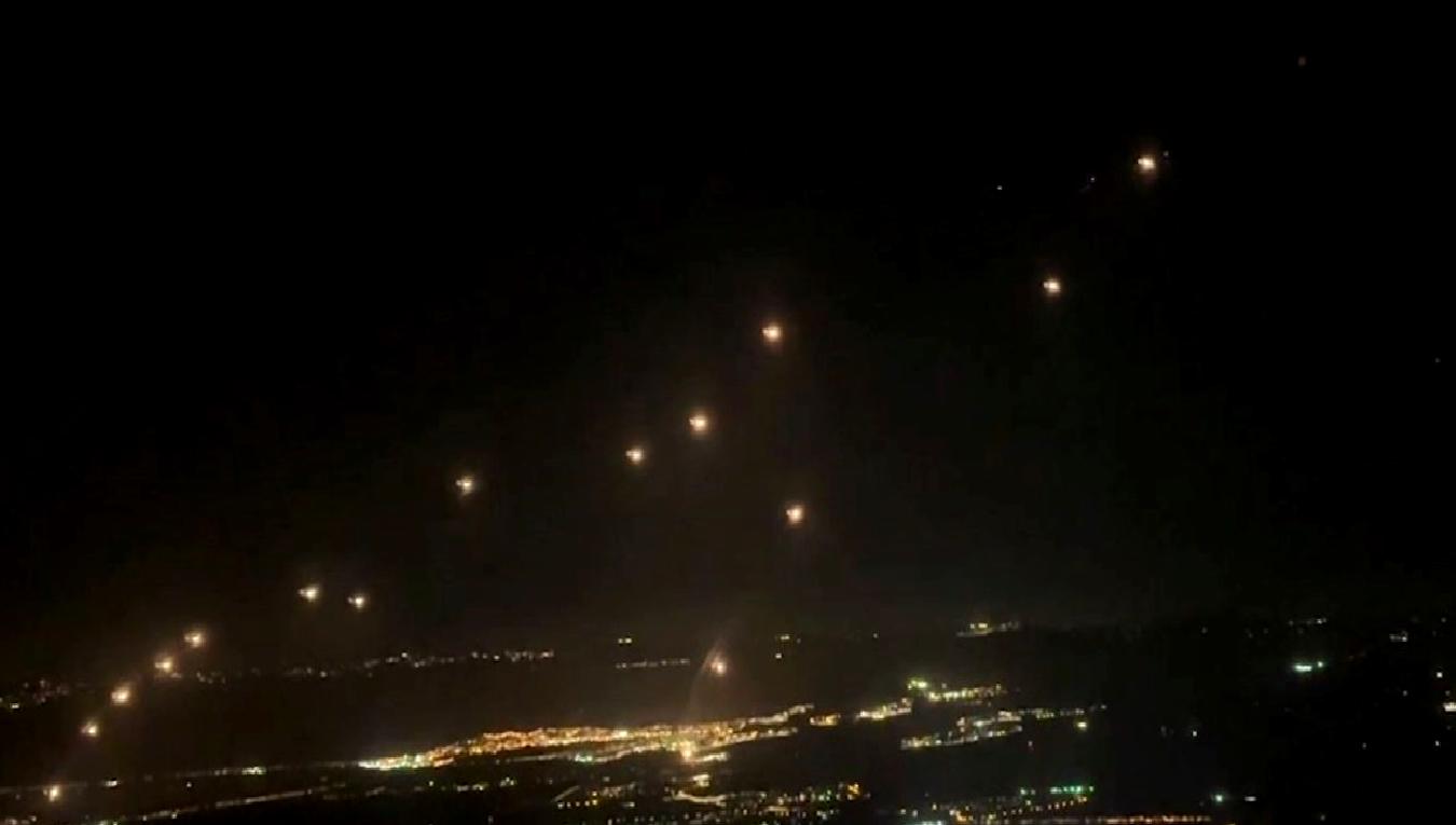 Hizbullah, İsrail üslerine yönelik gerçekleştirdiği Katyuşa füzesi saldırısıyla bölgedeki gerilimi