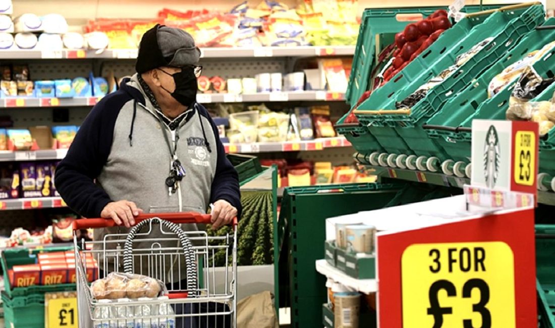İngiltere’de Temmuz Ayı Perakende Satışları Artış Gösterdi İngiltere'de Temmuz ayı perakende satışları, ekonomik canlanma ile birlikte önemli