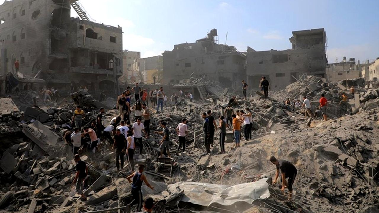 İsrail ordusunun Gazze'deki bir okula düzenlediği saldırıda 10 kişi hayatını