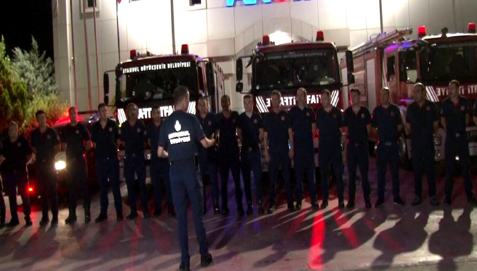 İzmir'deki orman yangınına müdahale çalışmaları hızla sürüyor. Ekipler, alevlerle mücadele