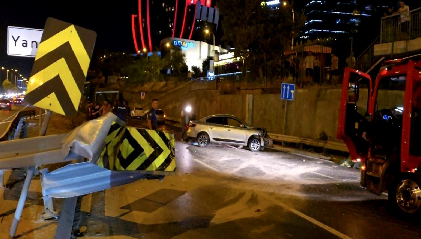 Küçükyalı'da meydana gelen feci kazada bir sürücü ağır yaralandı. Olay