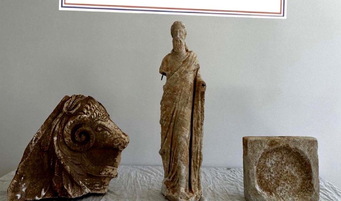 Muğla’da Tarihi Eser Kaçakçılığına Operasyon Muğla'da tarihi eser kaçakçılığına yönelik gerçekleştirilen operasyon, kültürel mirasın korunmasına