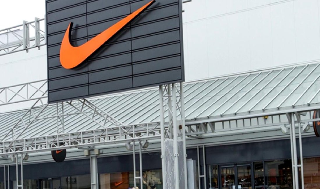 Nike Türkiye’den Online Alışveriş Duyurusu Nike Türkiye'nin online alışveriş duyurusu ile en yeni ürünlere erişim