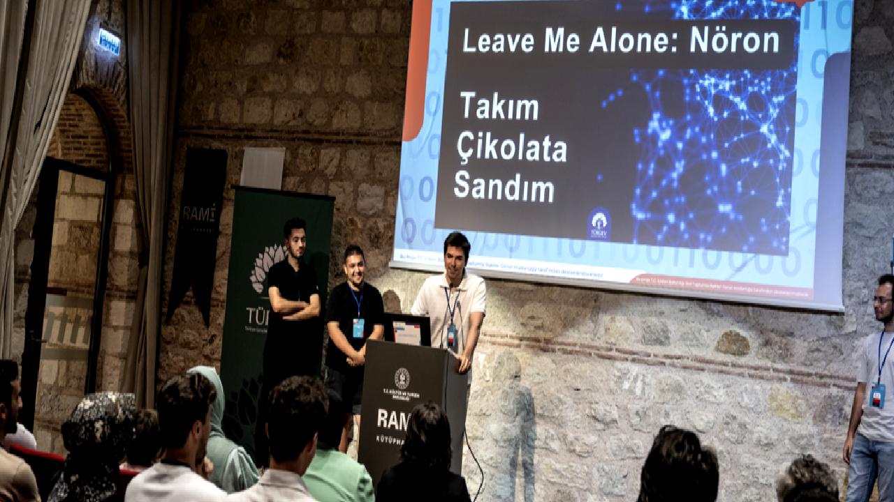 Oyun Yazılımı Kampı'nın kapanış programı ve ödül töreni, katılımcıların projelerini